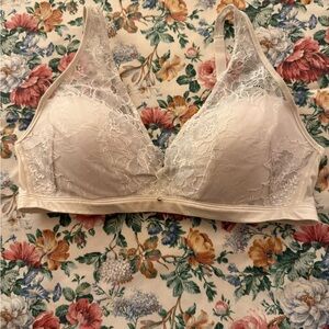Elegant Lace Women's Bra in white size M